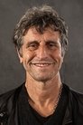 Diego Peretti isLeo Valdivia